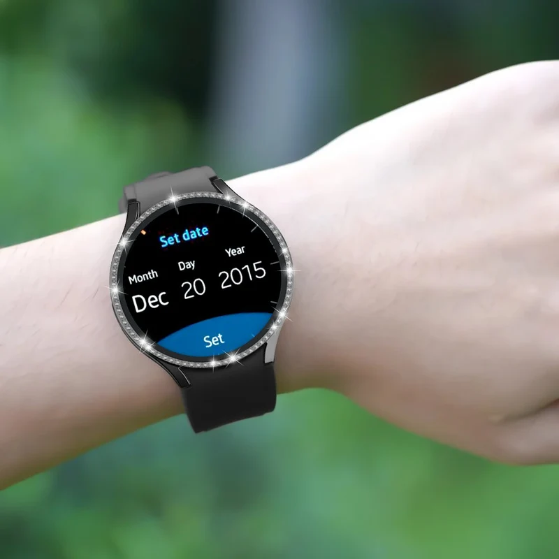 Unglaublich Gut Samsung Galaxy Watch 7 40mm Hülle mit Displayschutz in Glas und Strass