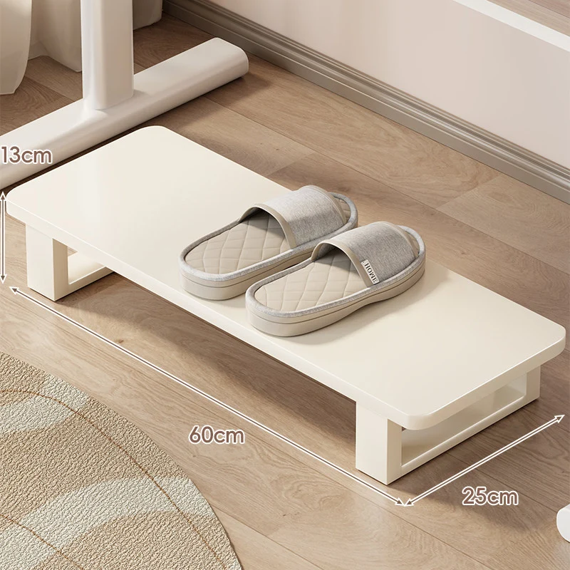 Niedrige Holzschuhplattform und Schuhregal-Organizer für den Eingangsbereich