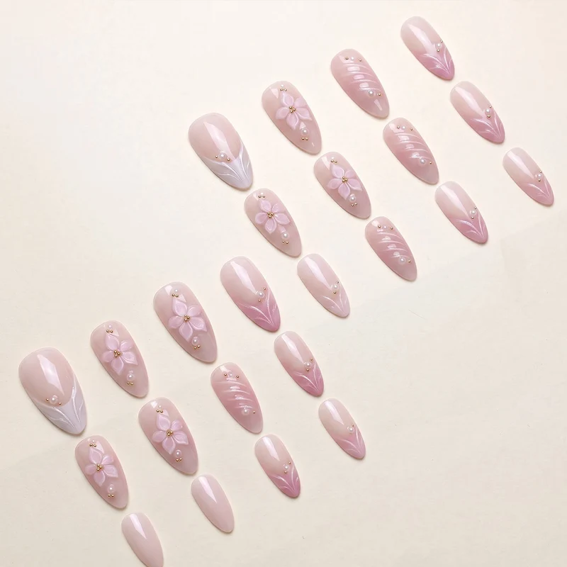 Dekorative Nagelkunst