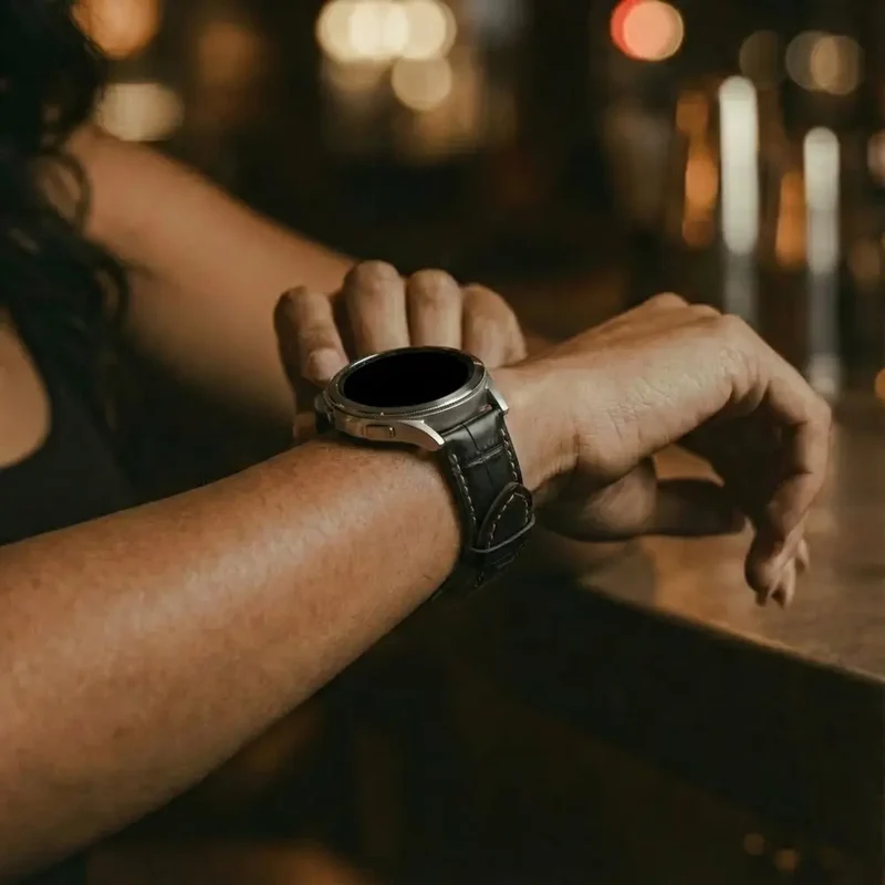 OnePlus Watch 4 - 47mm Gebürstetes Lederarmband Krokodilprägung (Schwarz)