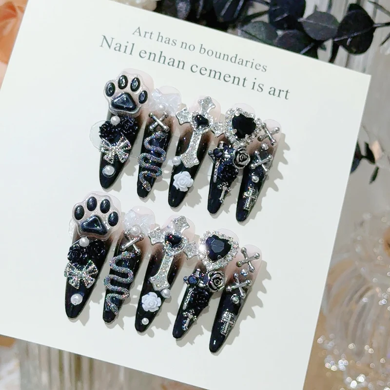 Dekorative Nagelkunst