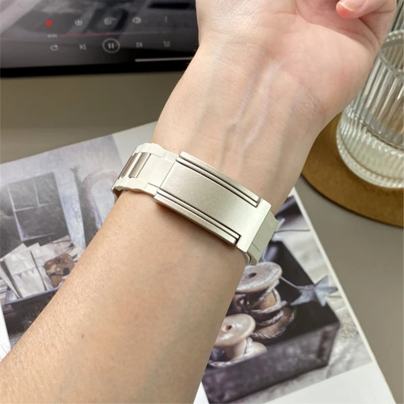 Megastark Apple Smartwatch Metall Universell Armband