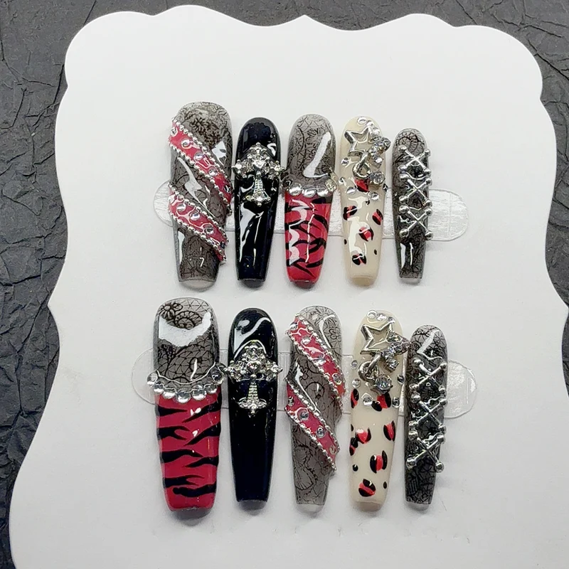 Dekorative Nagelkunst