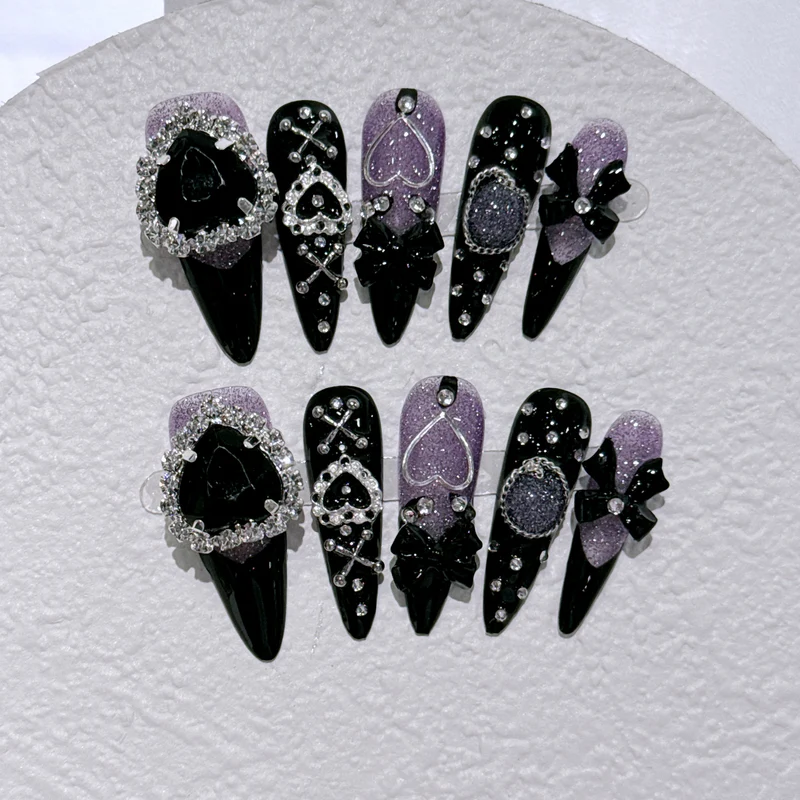 Dekoratives gotisches Press-On Nagelkunst Set