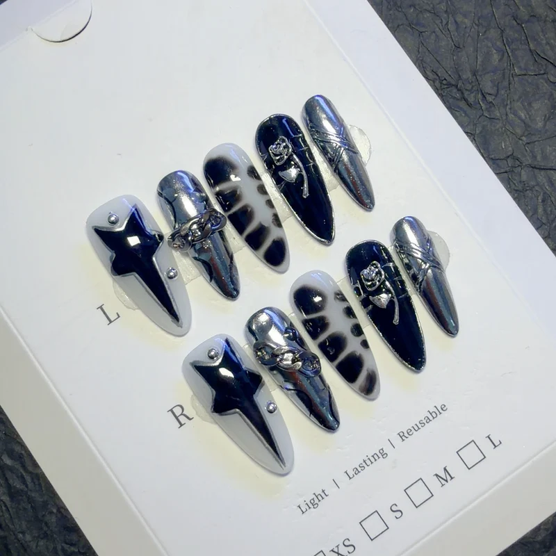 Elegantes von der Gotik inspiriertes Press-On Nail Art Set