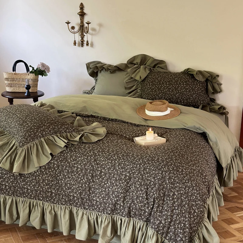 Boho-Chic Bettwäschegarnitur mit Rüschen, Wendefunktion und feinem Vintage-Blumenprint