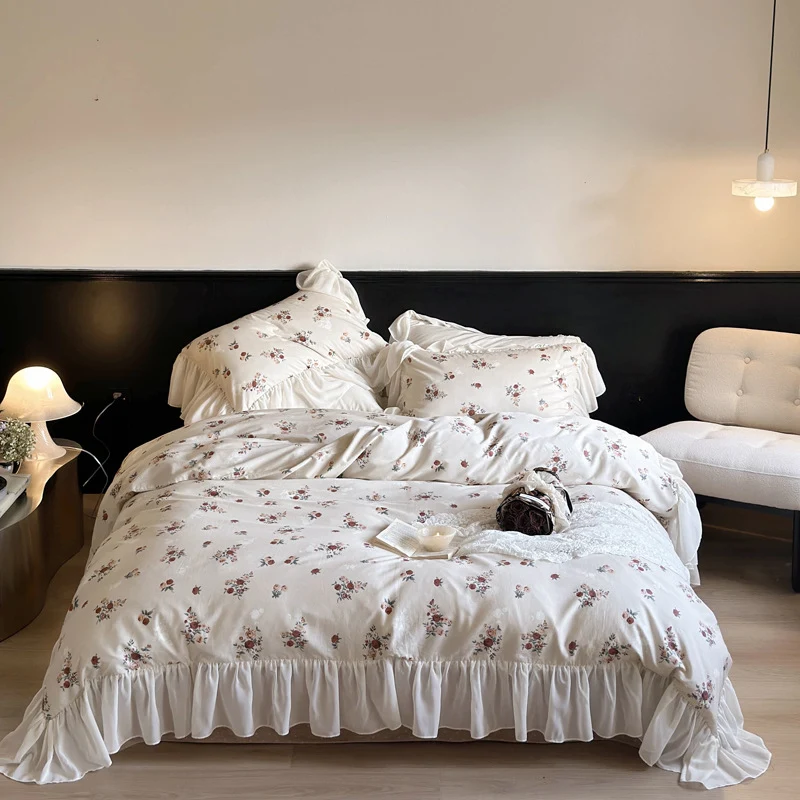 Bettwäsche-Set mit Vintage-Rosenprint, Volant-Saum und weichem Baumwoll-Perkal