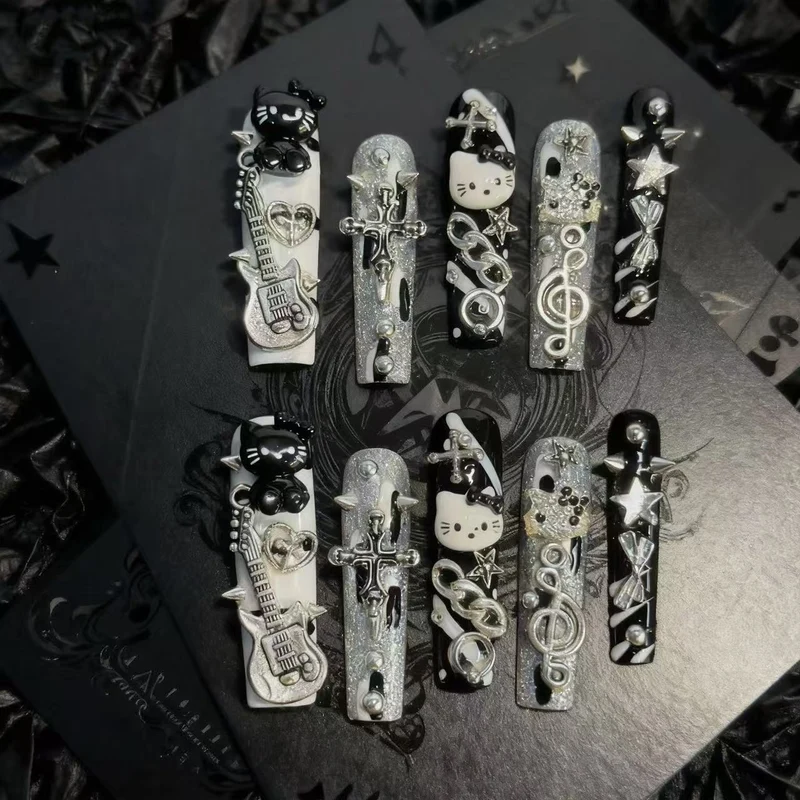 Künstlerisch thematisiertes Nagelkunstset