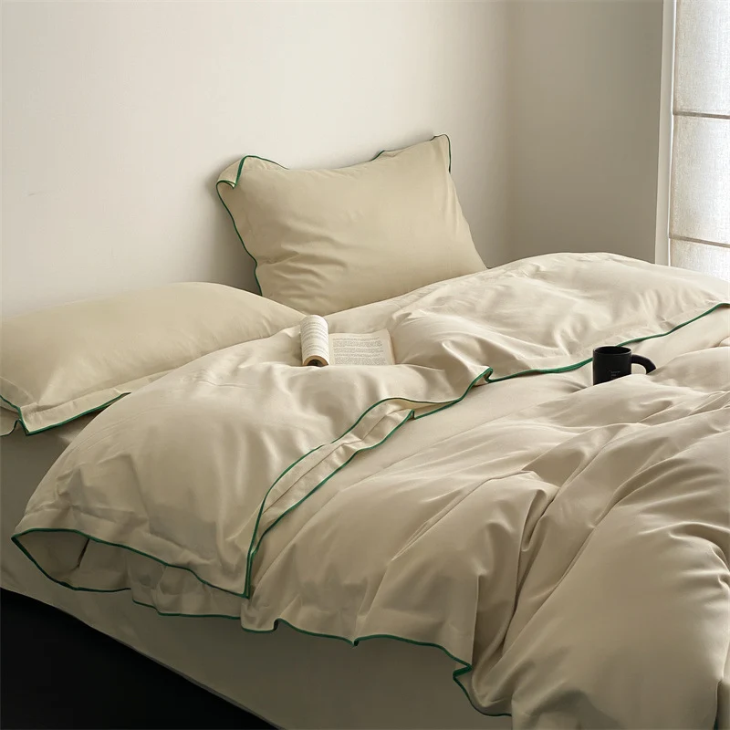 Luxuriöses Bettwäsche-Set aus Satin-Mikrofaser mit feiner Paspelierung
