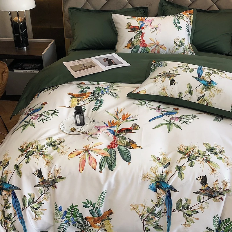 Luxuriöse Baumwollsatin-Bettwäschegarnitur mit exotischem Vogel- und Botanischem Print
