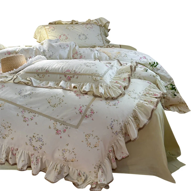 Vintage-inspiriertes Baumwoll-Leinen-Bettwäsche-Set mit Aquarellblumenprint und Rüschendetails