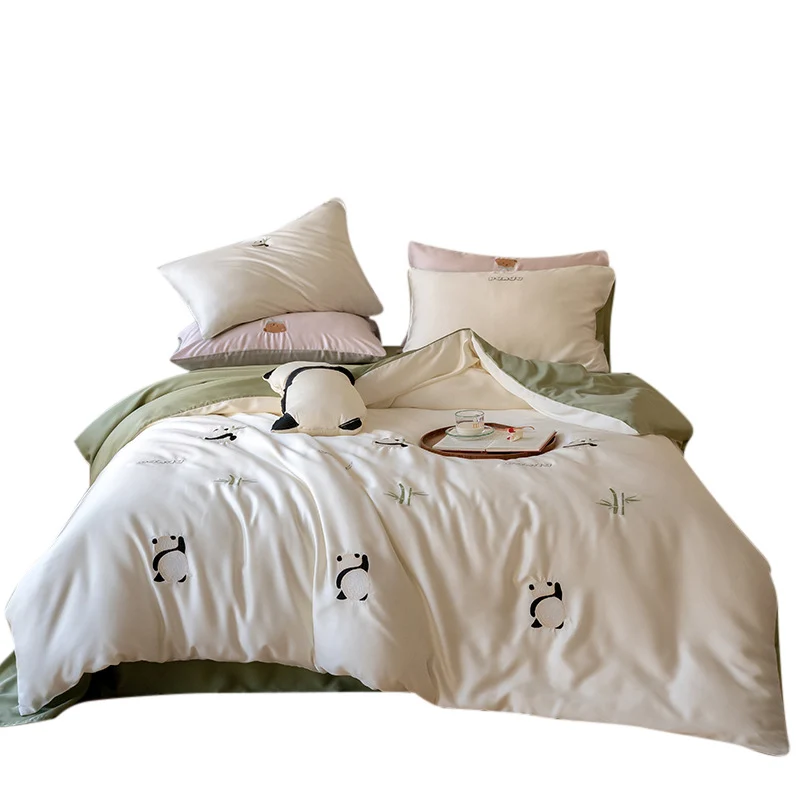 Bettwäschegarnitur mit gestickten Heißluftballon-Motiven und seidigem Satin-Finish