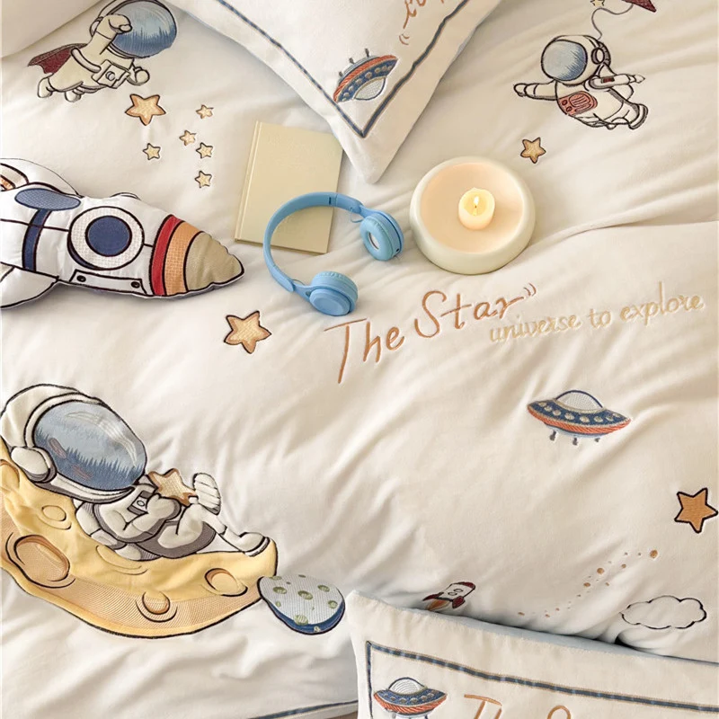 Kinder-Bettwäsche-Set aus softem Baumwoll-Mischgewebe mit gesticktem Astronauten- und Raketenmotiv
