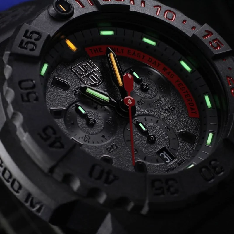 Luminox Navy SEAL Chronograph XS.3581.EY Herrenuhr • LLT • Carbonox