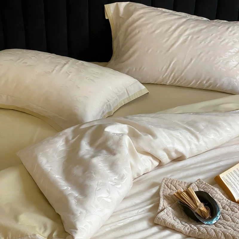 Luxuriöses Bettwäsche-Set aus Satin mit dezentem Blumenjacquard