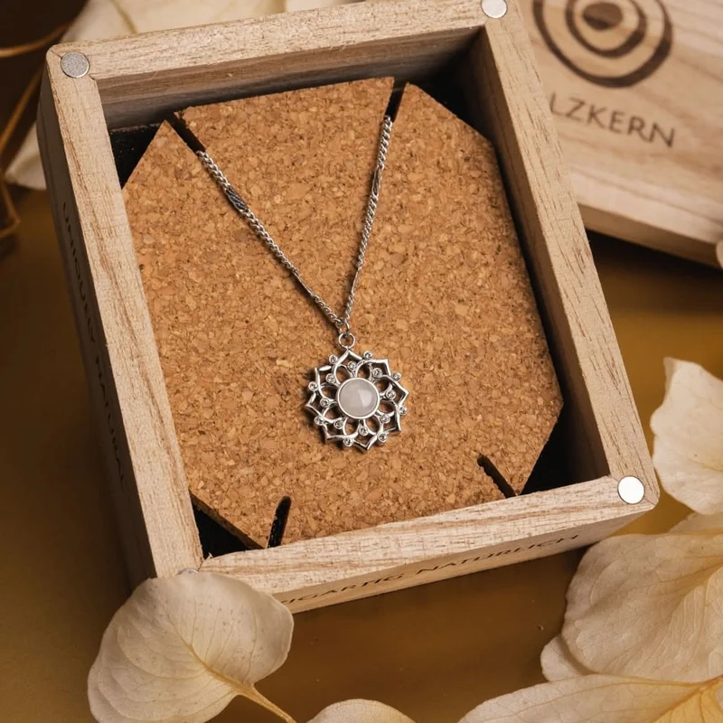 Composition Gem Halskette (Mondstein/Silber) | Holzkern