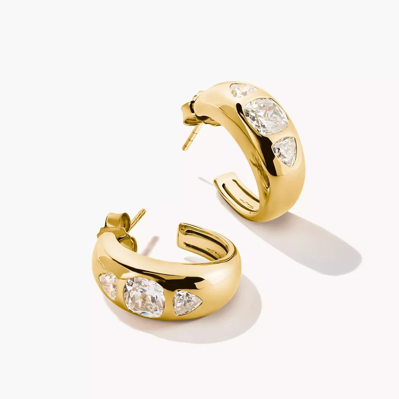 Creolen mit weißen Zirkonia Steine Bold Elegance 18k Vergoldung