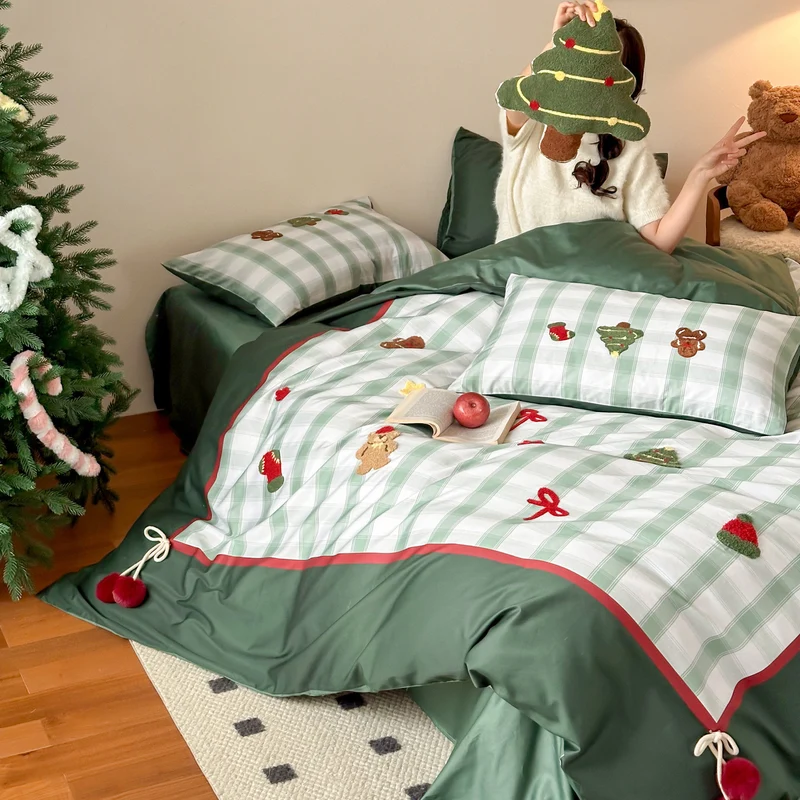 Festliches Bettwäscheset mit gestickten Weihnachtsapplikationen