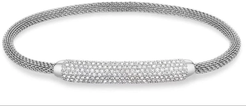 Eleganter BERING Arctic Pavé Armreif Glänzend Silber Edelstahl Kristallglas 666-17-180