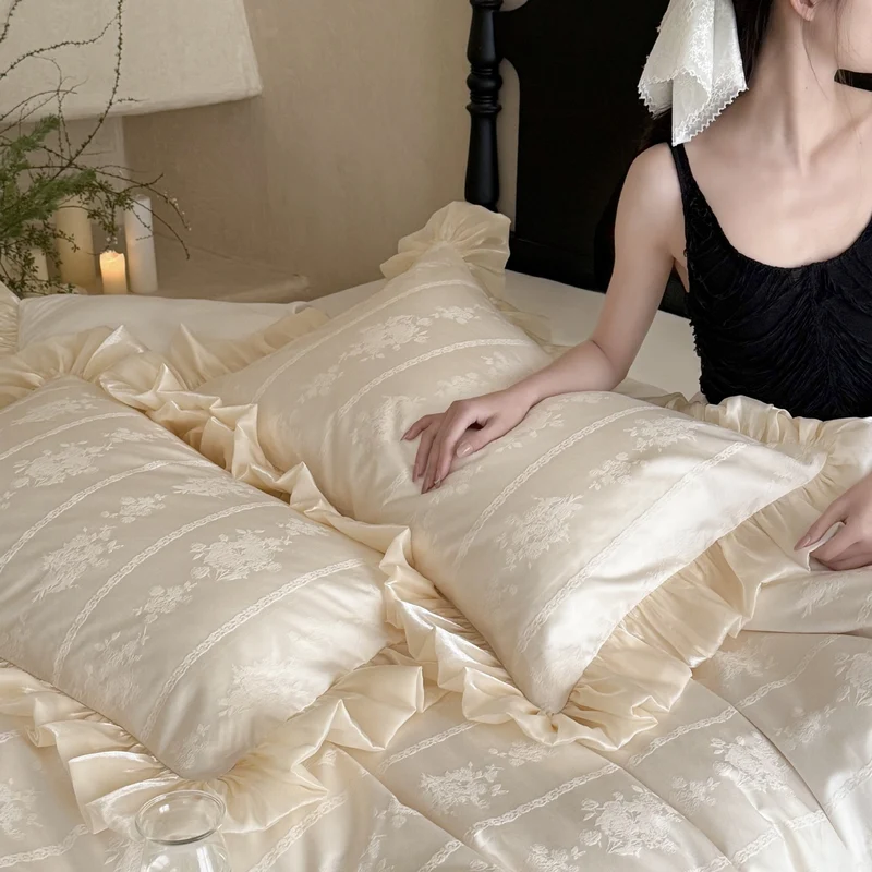 Bettwaren-Set – feiner Satin-Jacquard mit Volant-Bettrock und Rüschenkissen