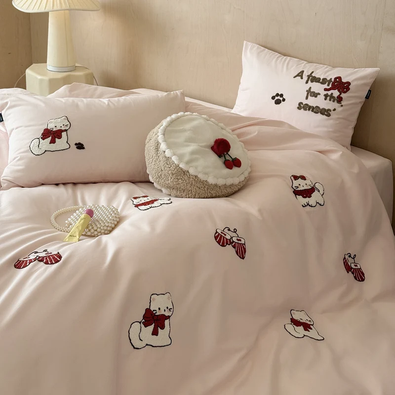 Baumwollsatin-Bettbezug-Set mit Chenille-Katzenapplikationen und feiner Satinqualität
