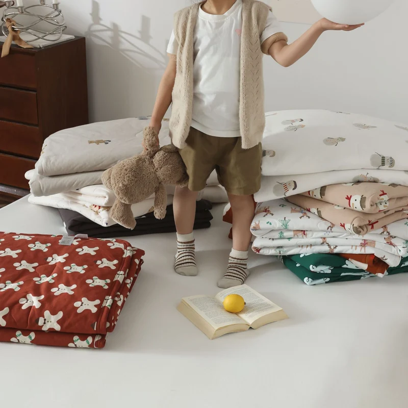 Gestepptes Bettüberwurf Weihnachtsdecke mit Santa‑Motiv und weichem Microfaserfutter