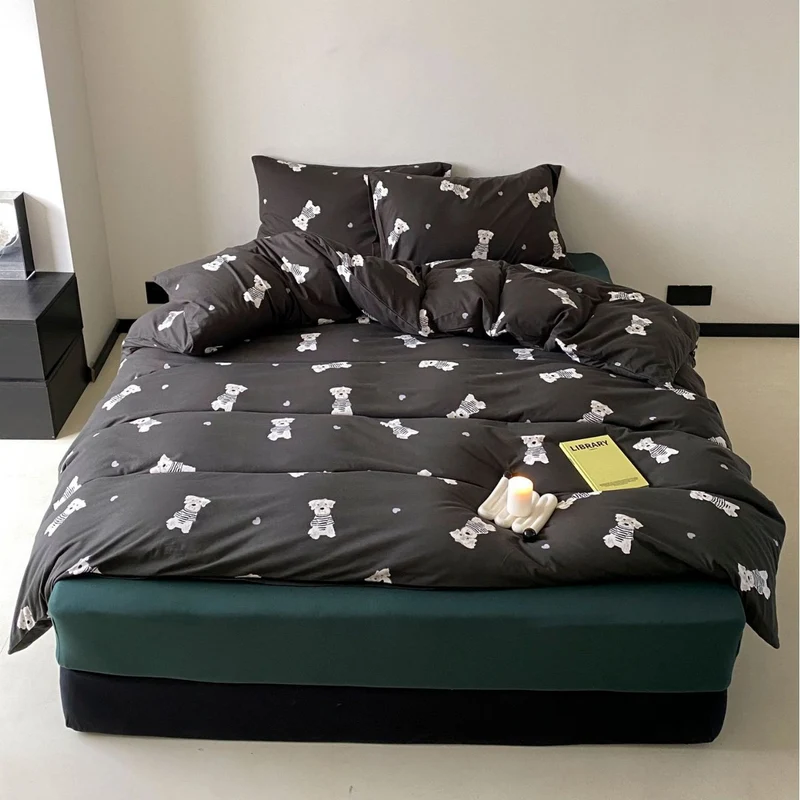 Flauschiges Baumwoll-Bettwäsche-Set mit nostalgischem Schaukelpferd-Muster