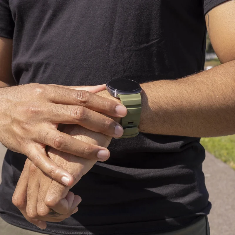 Samsung Galaxy Watch 9 - 40mm Silikonarmband Extreme (Armeegrün)