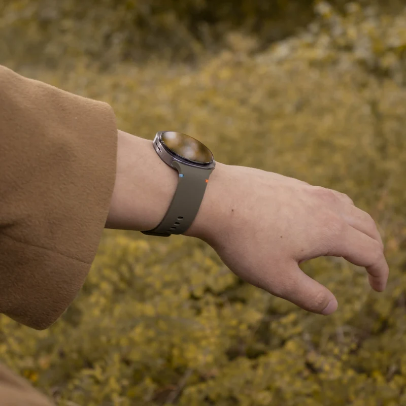 Samsung Galaxy Watch 9 - 44mm Silikonarmband (Armeegrün)