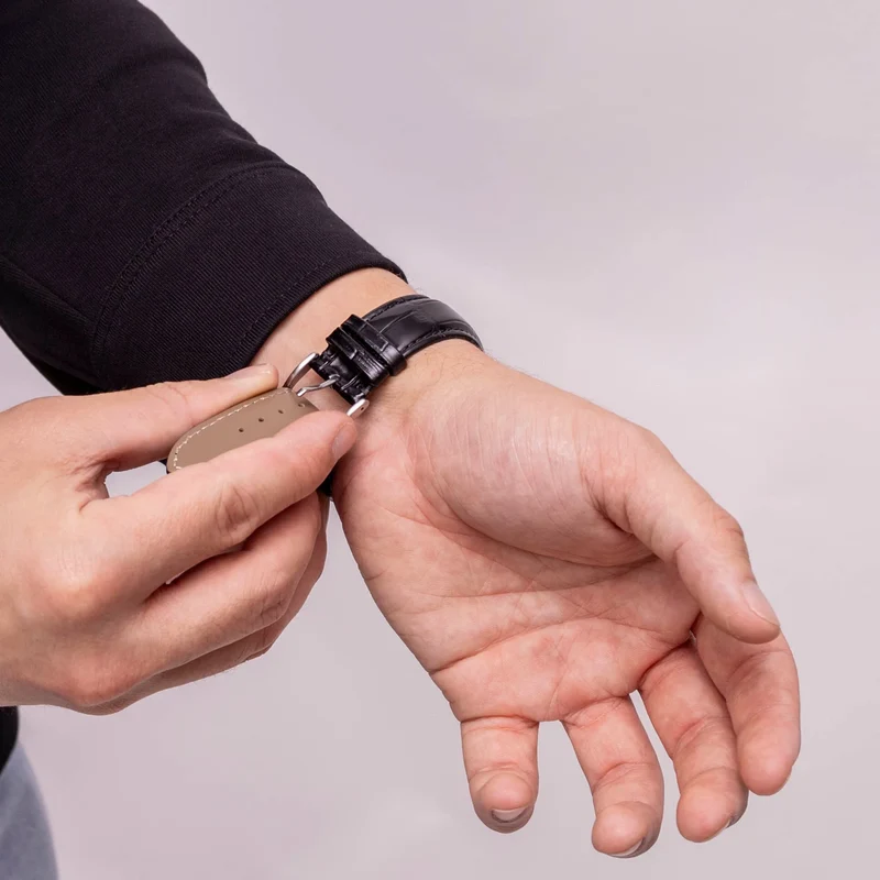 Samsung Galaxy Watch 9 - 40mm Gebürstetes Lederarmband Krokodilprägung (Schwarz)
