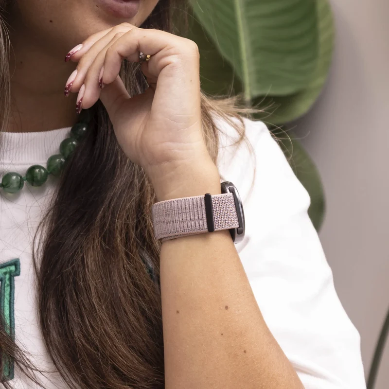 Samsung Galaxy Watch 9 - 44mm Nylonarmband (Rosa Sand)