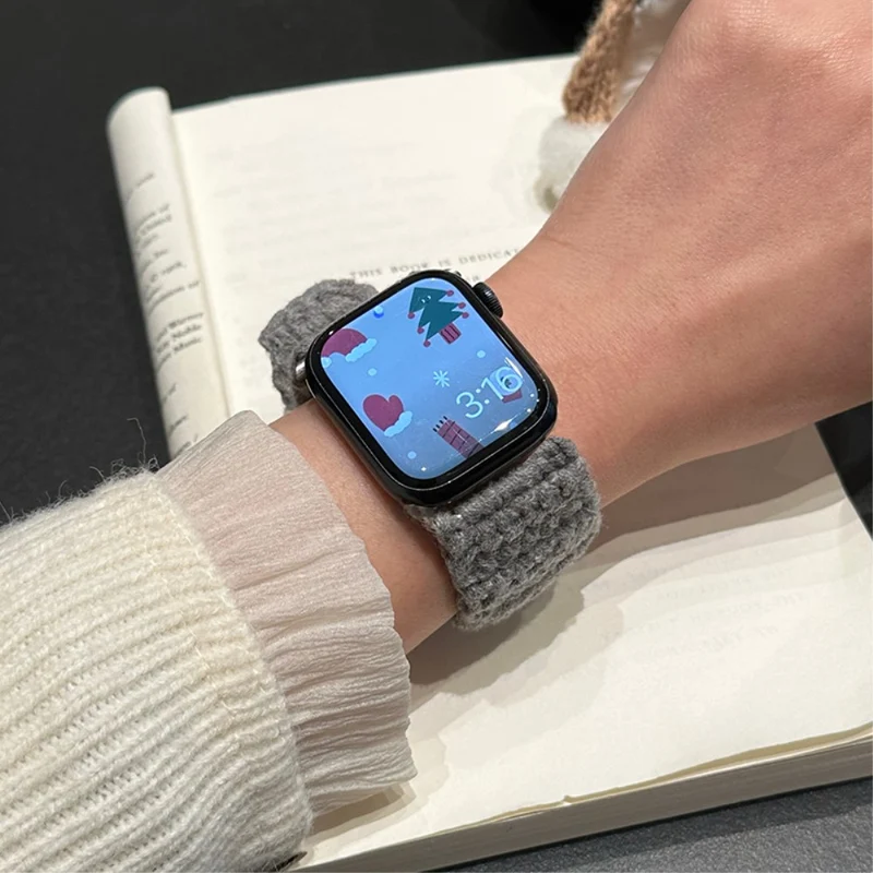 Apple Watch Series 49mm - 45mm - 44mm - 42mm Universal Knitting Bracelet Strap - Beige