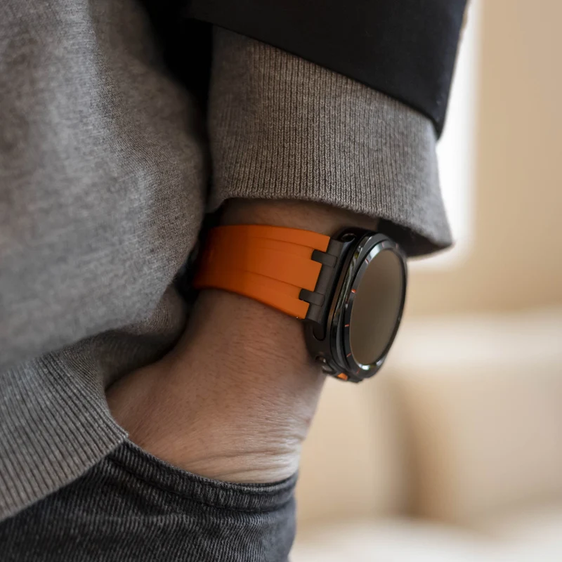 Bandz Samsung Galaxy Watch Ultra 2 Silikonarmband Luxus Liquid (Schwarz mit Schwarz)