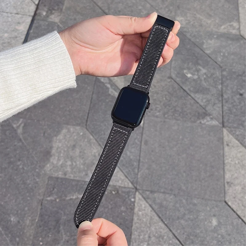 Apple Watch 49mm / 45mm / 44mm / 42mm Magnetic Nylon Watch Strap - Army Green