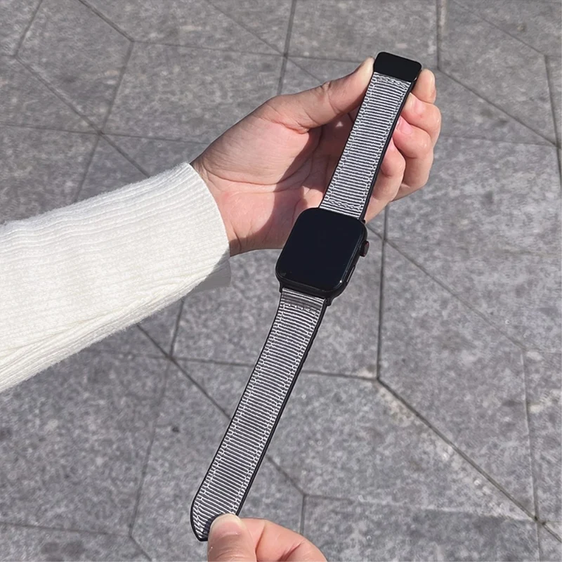 Apple Watch 49mm / 45mm / 44mm / 42mm Magnetic Nylon Watch Strap - Army Green