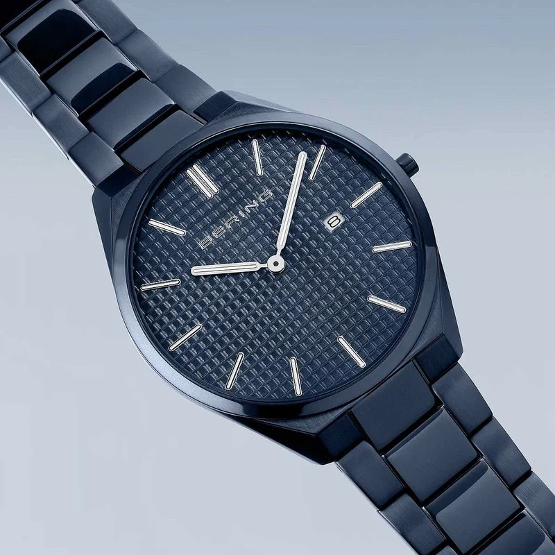 Bering Ultra Slim 17240-797 Herrenuhr • Kratzfestes Saphirglas • Flaches Design