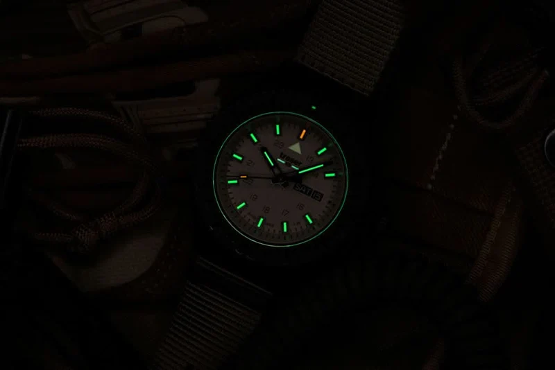 Traser P69 Black Stealth 109860 Herrenuhr • Trigalight H3 • Swiss Made
