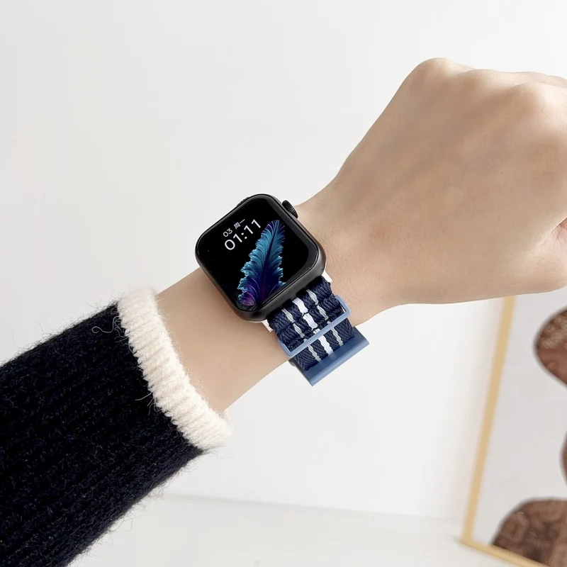 Apple Watch 49mm / 45mm / 44mm / 42mm Nylon Watch Strap - Black / White