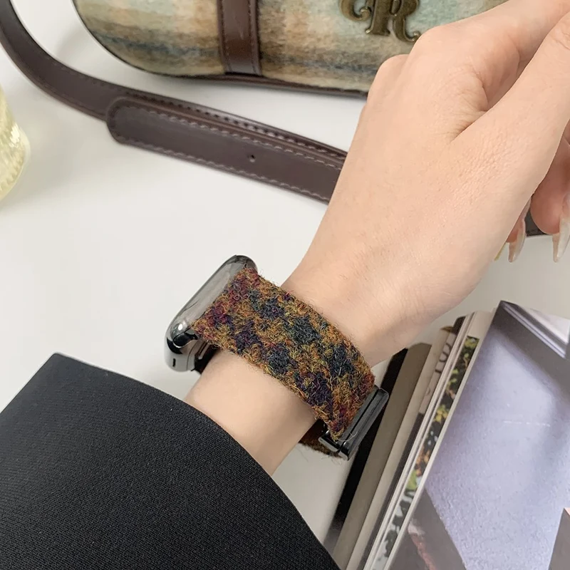 Woolen Strap Apple Watch 49mm / 45mm / 44mm / 42mm Watch Band - Coffee+Black