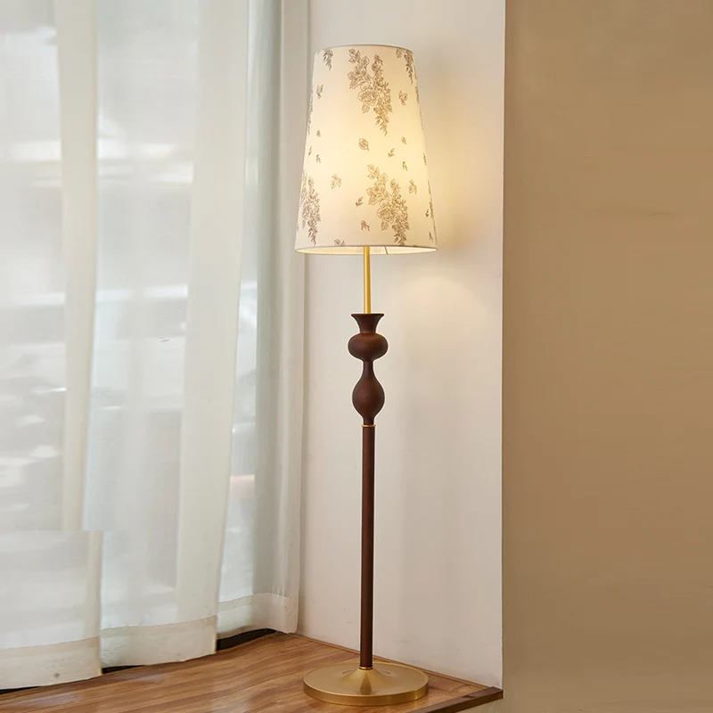 Elegante dekorative Tischlampe