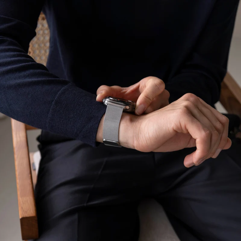 Bandz Samsung Galaxy Watch Ultra 2 Milanese Loop Armband (Silber)