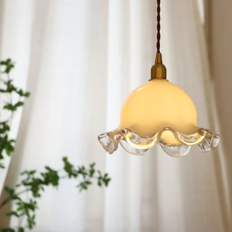 Elegante Drei-Lampen Pendelleuchte