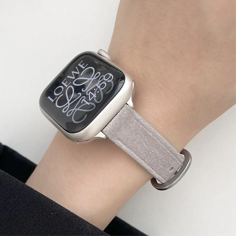 Apple Watch 49mm / 45mm / 44mm / 42mm Slim Leather Watch Strap