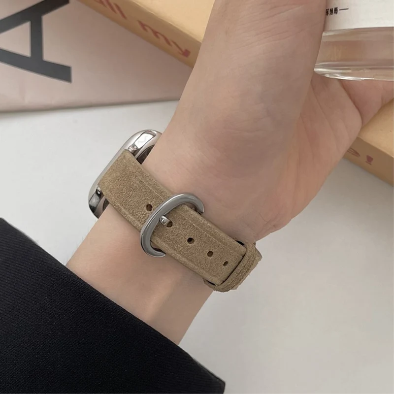 Apple Watch 49mm / 45mm / 44mm / 42mm Slim Leather Watch Strap
