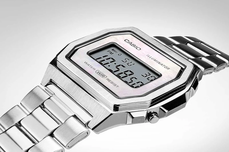 Casio Vintage A1000D-7EF Uhr • Kultiges Retro-Design • Edelstahlgehäuse