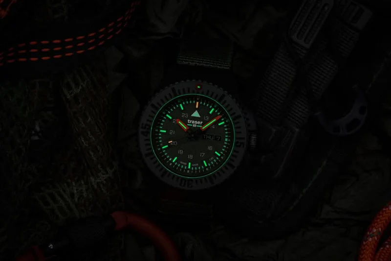 Traser P69 Black Stealth 109858 Herrenuhr • H3-Tritium Leuchttechnologie • Swiss Made