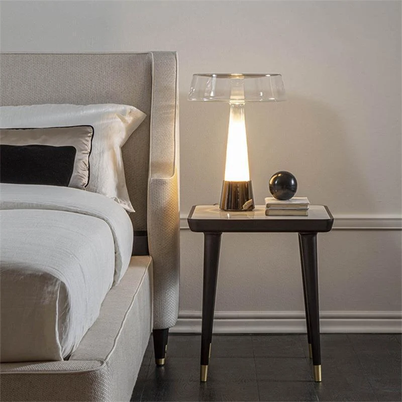 Stylische Glas Tischlampe mit integrierter LED-Beleuchtung