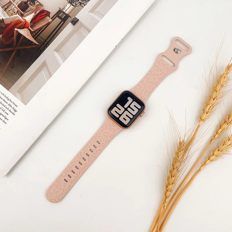 Apple Watch Series 49mm - 45mm - 44mm - 42mm Universal Flexible Leopard Pattern Watch Strap - Tan