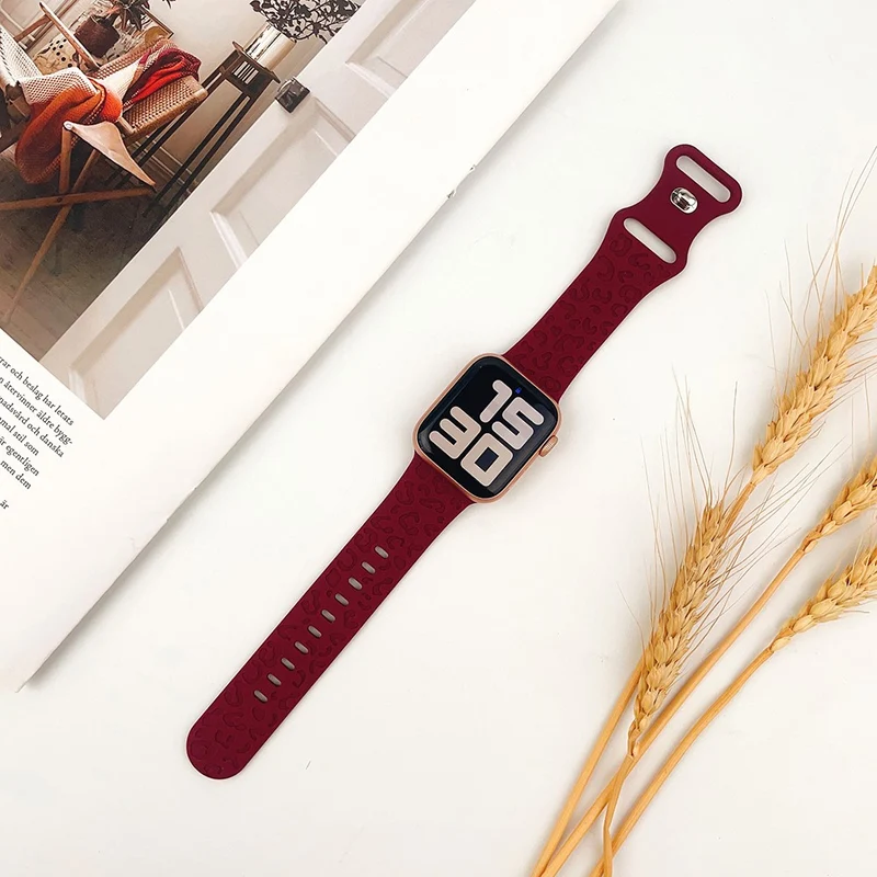 Apple Watch Series 49mm - 45mm - 44mm - 42mm Universal Flexible Leopard Pattern Watch Strap - Tan