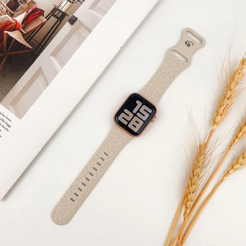 Apple Watch Series 49mm - 45mm - 44mm - 42mm Universal Flexible Leopard Pattern Watch Strap - Tan